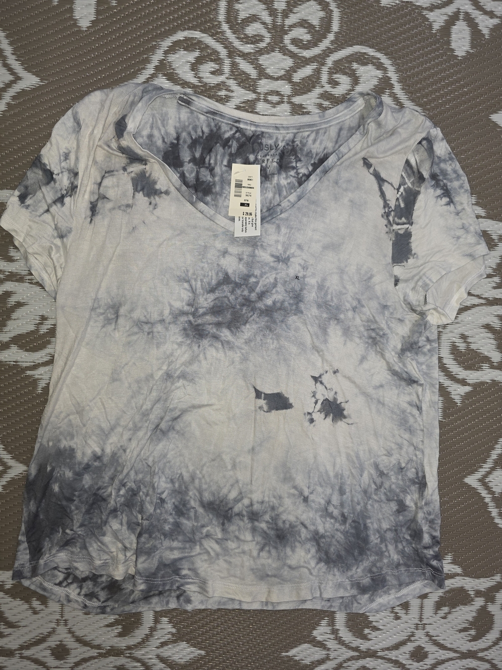Aeropostale Women's V-Neck Tie-Dye Tee - Gray & White